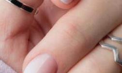 How to Paint Your Nails Perfectly